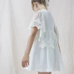 Vestido crep con mangas de tul