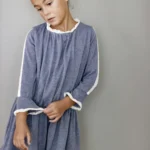 Vestido niña punto azul puntillas